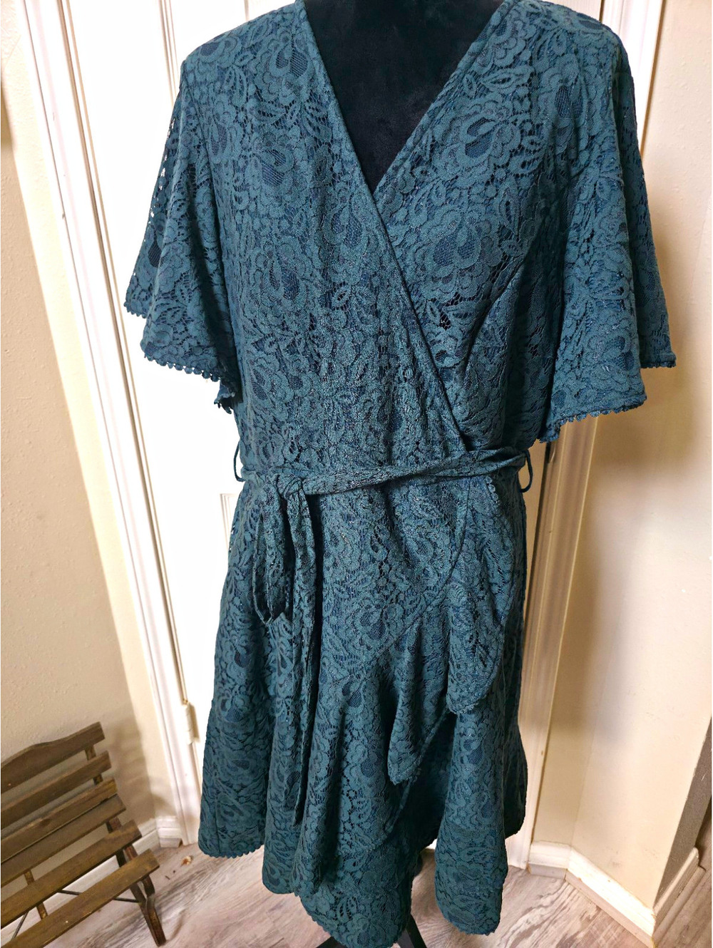 City Chic Women’s Emrald Green Floral Lace Wrap Dress short Sleeve Plus Size 20